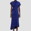 Asymmetrisches Twist-Kleid in leuchtendem Indigo Asymmetrisches Twist-Kleid in leuchtendem Indigo
