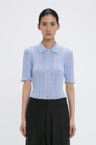 frill polo top in wolkenblau 1 330x495 - Frill Polo-Top in Wolkenblau
