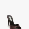 Harlow Mule 100 aus kastanienbraunem Satin Harlow Mule 100 aus kastanienbraunem Satin