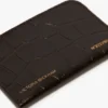 Kartenetui „Envelope“ aus espressofarbenem Leder mit Krokodilprägung Kartenetui „Envelope“ aus espressofarbenem Leder mit Krokodilprägung