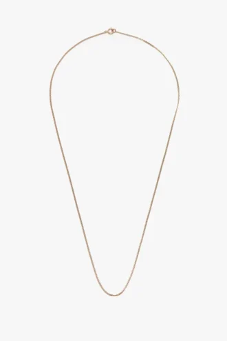 Lange, feine Kette in Gold