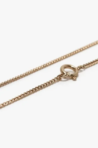 Lange, feine Kette in Gold