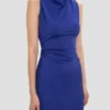 Ärmelloses, drapiertes Kleid in leuchtendem Indigo Ärmelloses, drapiertes Kleid in leuchtendem Indigo