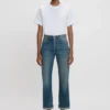 The Victoria Jeans in Mittelblau The Victoria Jeans in Mittelblau