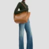 The Victoria-Tasche aus hellbraunem Leder The Victoria-Tasche aus hellbraunem Leder