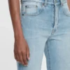 Victoria-Jeans in hellblauer Waschung Victoria-Jeans in hellblauer Waschung